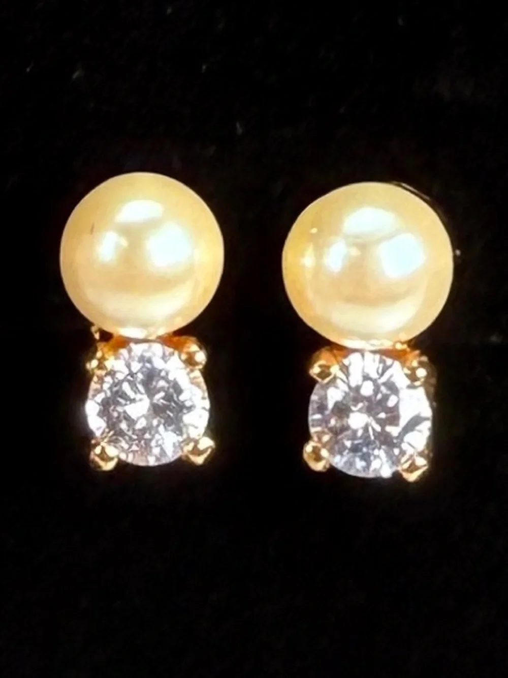 Elegant vintage Goldtone and Faux Pearl Clip-On Earrings